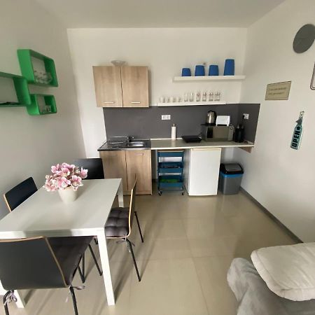 Апартаменты Lexi Family Apartman Хайдусобосло Экстерьер фото