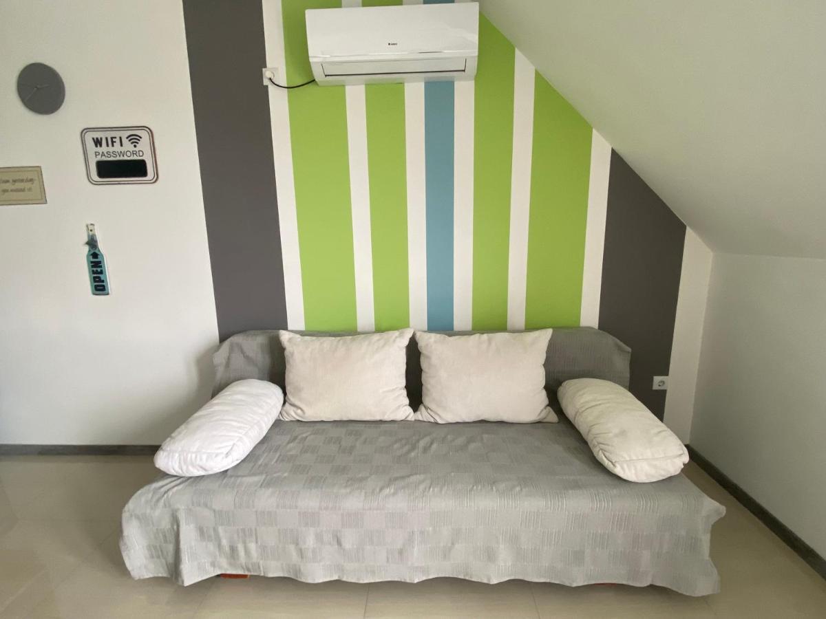 Апартаменты Lexi Family Apartman Хайдусобосло Экстерьер фото
