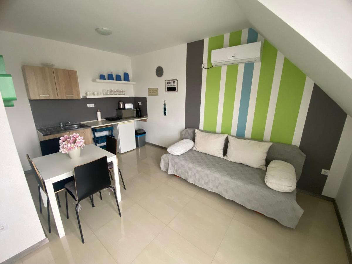 Апартаменты Lexi Family Apartman Хайдусобосло Экстерьер фото