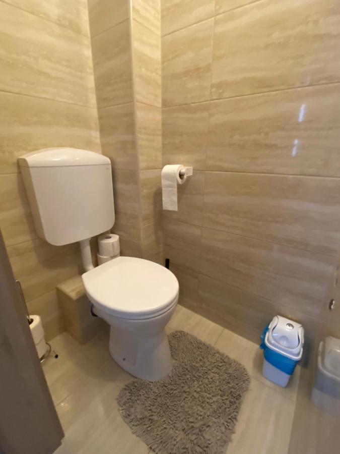 Апартаменты Lexi Family Apartman Хайдусобосло Экстерьер фото